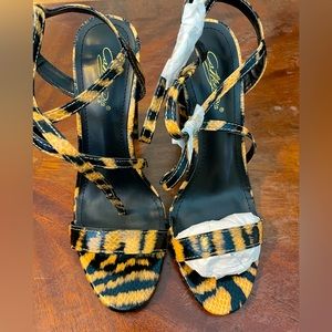 Cathy Din Emilina 2 Tiger Sandal Size 7.5